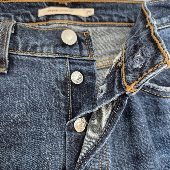 Levi's Women's Wedgie Straight Leg Button-Fly Raw Hem Ankle Jeans - Size 29W-26L - Picture 6 of 16